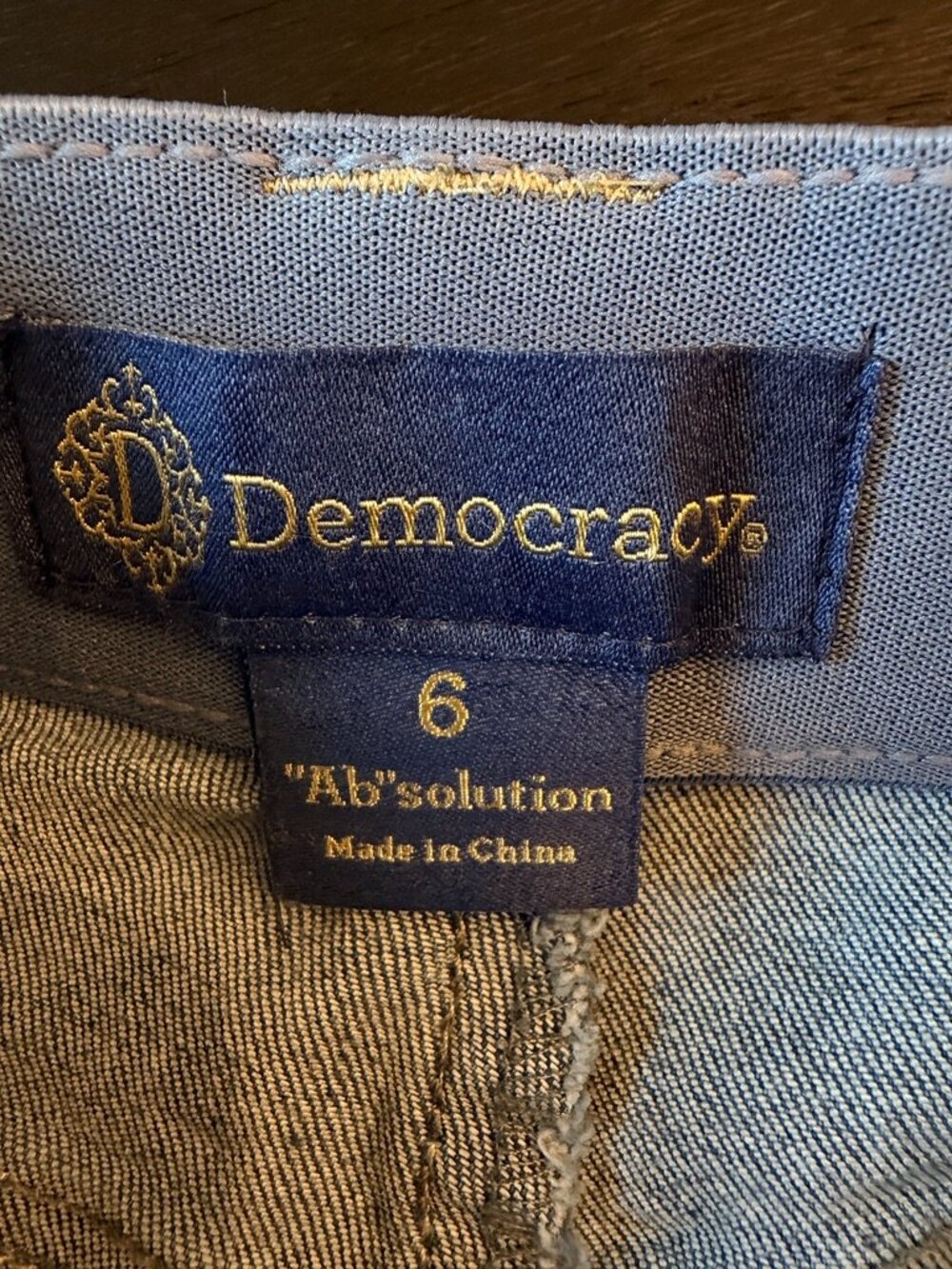 Democracy Absolution Mid Rise Rolled Cuff Denim Jean Shorts Light Wash 6 - Picture 5 of 6